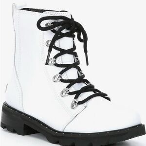 Sorel Lennox Lace Up Boots White NWOT 10